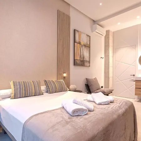Magnificent Renovated 2bd 2bth Duplex With Backyard - Centre Appartamento *