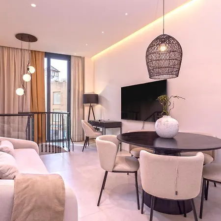 Daire Magnificent Renovated 2bd 2bth Duplex With Backyard - Centre Málaga